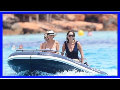 Ana Rosa ya disfruta de sus vacaciones en Ibiza junto a su marido Juan Muñoz