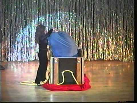 Mario Manzini A Tribute To Houdini Demo Video Tom Baker Productions.003