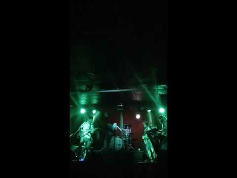 Ras Marley Band - "Love is in the air" . Live