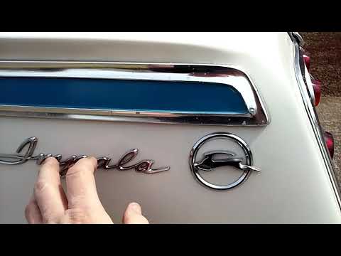 The differences between a 1962 Chevrolet Impala and an Impala SS