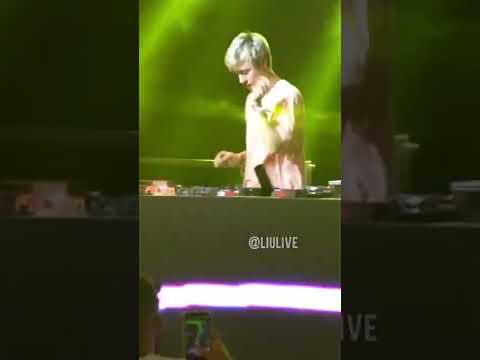 @liulive Live Mashup 🔥 Sweet Dreams + Love Tonight + Do it