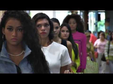 Modelos lucen las piezas de Tiendas Melao en Viernes de Moda Belankazar - 2/09/2016