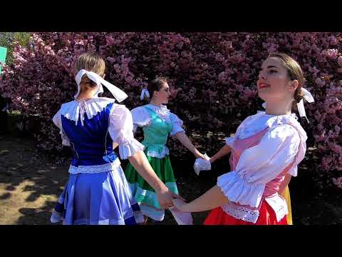 "Zahrajte hudaci!" Словацький танець