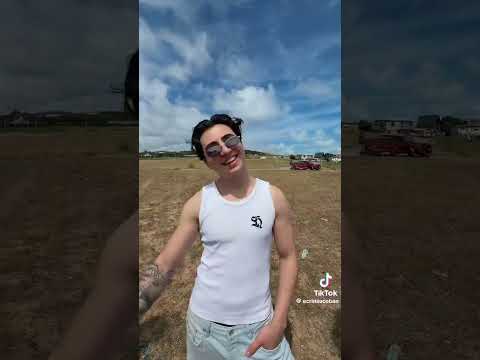 Ecrin Su Çoban Yeni TikTok Videosu. Ömer Cihat Şaşma.