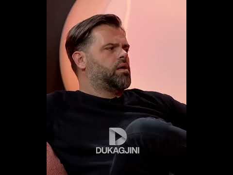 “Këngëtarët para kamere janë shumë të mirë, por mbrapa kamerës nuk është që janë shumë mbështetës"