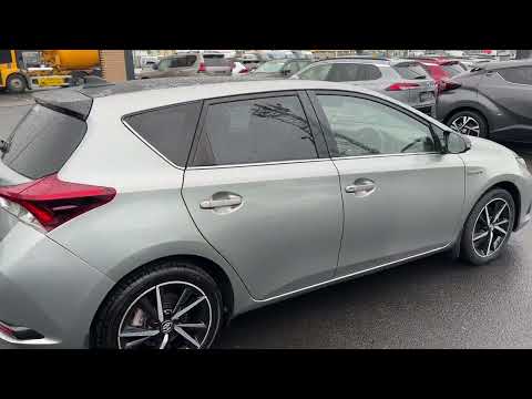 Toyota Auris 1.8 Hybrid Luna Sport 5dr - Image 2