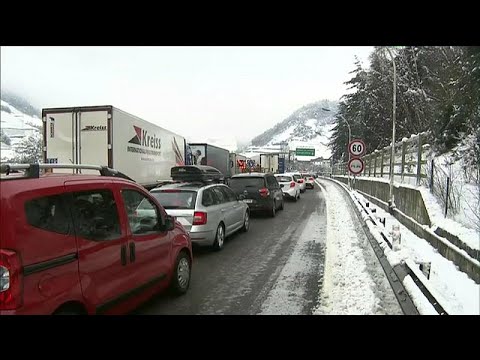 Italia, maltempo: nel bolognese esonda il fiume Reno
