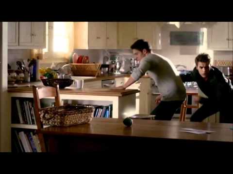 The Vampire Diaries - 3x21 - Middle Class Rut - Start To Run - funny moment