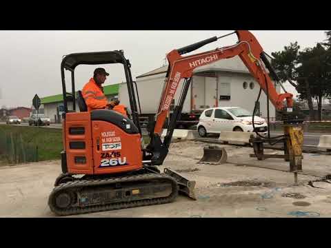 HITACHI ZX26 U6 - A NOLEGGIO - CON ACCESSORIO MARTELLO DEMOLITORE IDRAULICO INDECO HP200W