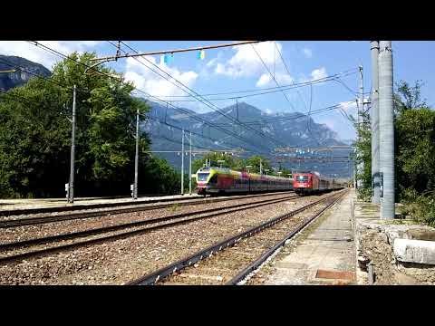 INCROCIO TRA UN ETR.170 E UNA TAURUS OBB E.190 001 A PERI. (VR) 17 - 8 - 2017