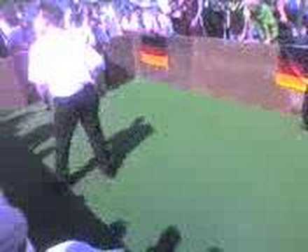 Ente und Maik beim Blind-Kick