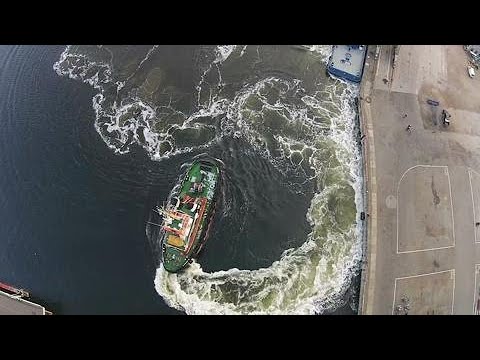 Voith marine propulsion systems - Outstanding maneuverability of a Voith Water Tractor (EN)