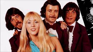 The Talk of All the USA  MIDDLE OF THE ROAD