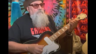 Video thumbnail for DEMO: Airline Tuxedo by Eastwood Guitars