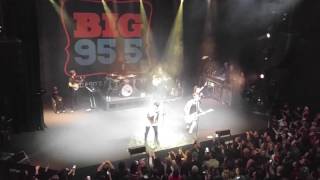 The Band Perry &quot;Comeback Kid&quot; @ Big 95.5 County Christmas. Joe&#39;s Live Rosemont