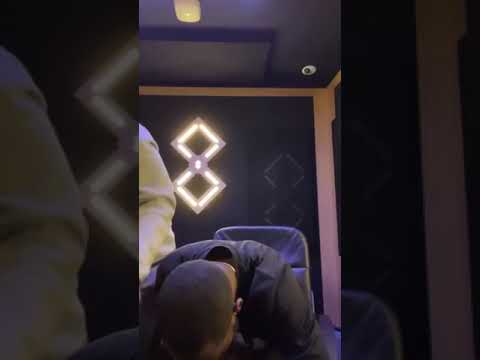 (#D22) Sello x Larry Alabi x FemzTwenty  x (#D24)Smilez - War ⚒️ (Studio Sesh)🥶👀