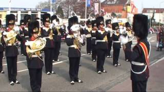 preview picture of video 'Adest Musica Sassenheim - Bloemencorso Bollenstreek 2011 - 1/2'