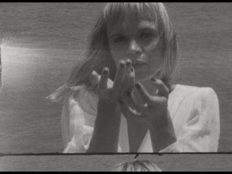 Alexia Bomtempo - I'm in Love Again (Official Music Video)