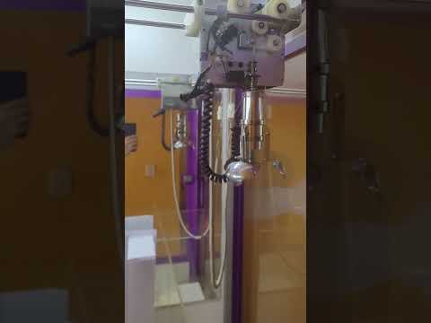 Máquina de pegar pelúcias, tipo Grua, defeito na garra, não está fechando.