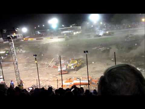 World famous figure 8 trailer race Rockford speedway 8/03/19