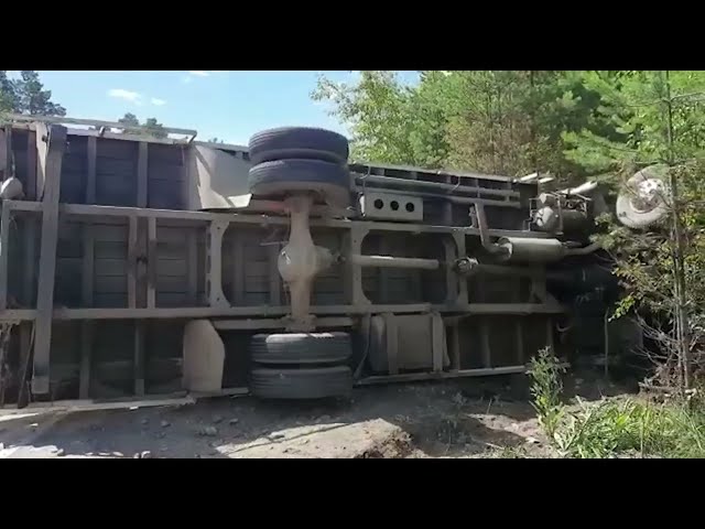 В минувшее воскресенье около полудня на автодороге Ангарск-Савватеевка произошло ДТП с участием четырех транспортных средств