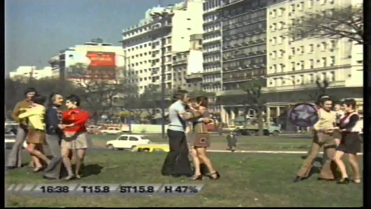Juan Carlos Copes & Maria Nieves -  Quejas de Bandoneon  at "9 de Julio" street  1974