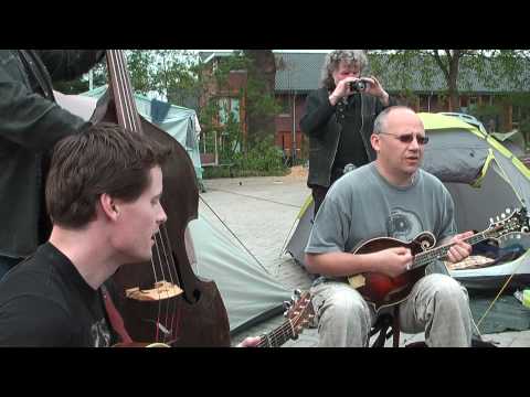 G-runs 'n Roses - Red Wood Hill