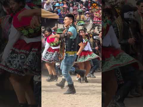 Espectacular ingreso del Kalarunto Parejo en la cancha Círculo Social La Unión Arequipa. #costumbres