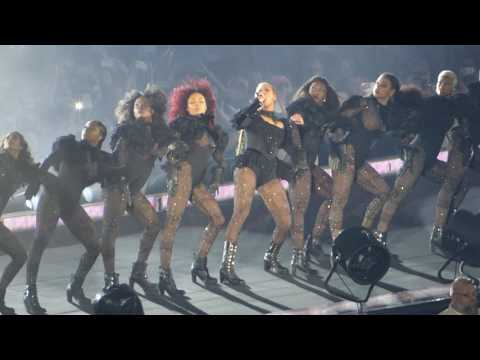 Beyoncé - Formation / Sorry  - Düsseldorf 12-July-2016