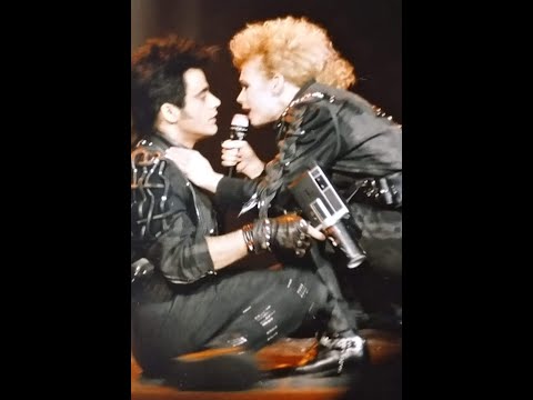 Starmania 1988:  Besoin D'Amour (Martine St-Clair & Norman Groulx)
