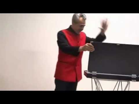 Hamed CD Player from Briefcase - Tora @ hocus-pocus.com