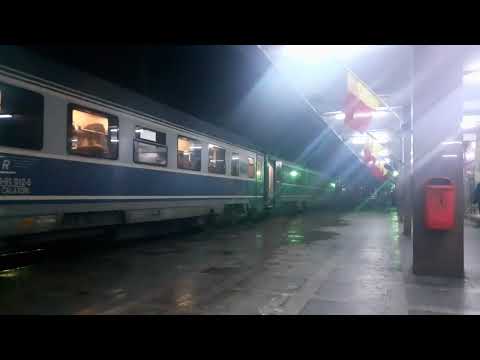 Trenul IC 551 pleaca din Gara Bacau (27.12.2022)