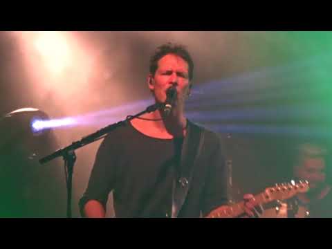 Sunrise Avenue Hamburg Docks 07.11.2017 Flag