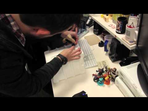 Star Wars: The Old Republic - Unboxing | Rooster Teeth