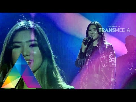 KONSER HARI MUSIK NASIONAL - Simfoni Raya by Yura Yunita ft Isyana Sarasvati