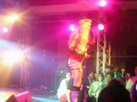 Peaches- Sandy Kane Special