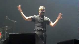 The Killers - Brandon Flowers Walks Off Stage Manchester MEN Arena 13/11/12