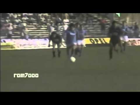 Diego Maradona dribbling and ball controll