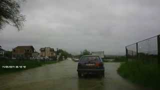 preview picture of video 'R445 Visoko - Kakanj: U mjestu Muhašinovići poplava usljed obilnih padavina'