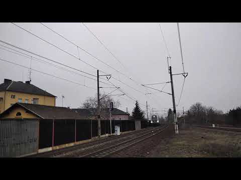 Průjezd elektrické jednotky 471 041 u Lovosic město směr Ústí nad Labem s mega pozdravem