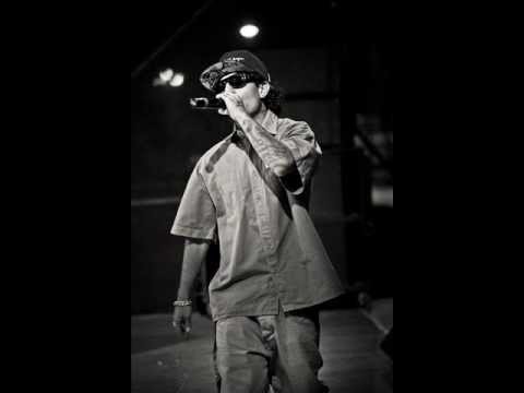 qualcosa non va - il nano & ufo (bari ultimatum)