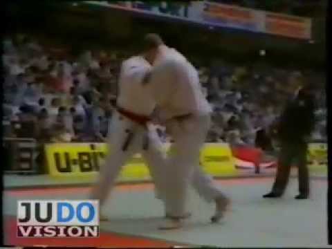 JUDO 1983 European Championships: Angelo Parisi (FRA) - Robert van de Walle (BEL)