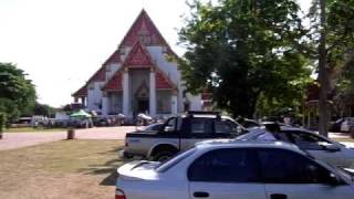 preview picture of video 'Wihan Phra Mongkhon Bophit and Wat Phra Si Sanphet, Ayutthaya'