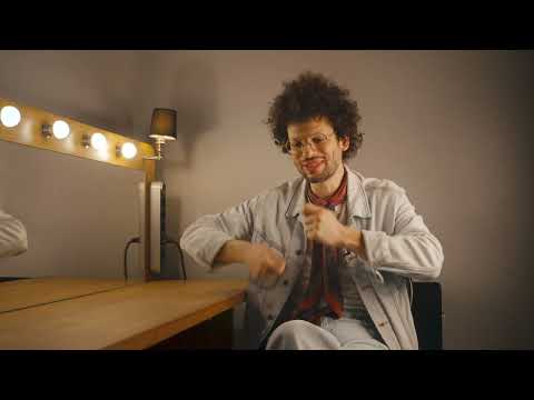 Charles-Baptiste -- GRAND ENFANT, du studio à la scène (mini-docu officiel)