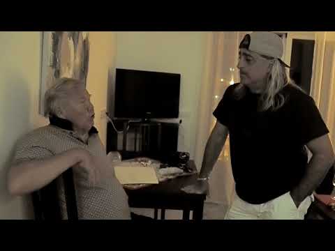 Bert drar historia för Mikkey Dee