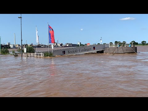 Krefeld Uerdingen am Rhein, Hochwasser (Pegel 877!), 17.07.2021, Originalaufn. inkl. Schiffe (4k@60)