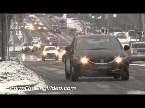 1/20/2015  Grand Rapids, MI Mid Morning Snow and Traffic B-Roll