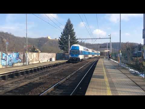Os 6918 (S4) ČD přijíždí do zastávky Praha Sedlec 7.3.2018