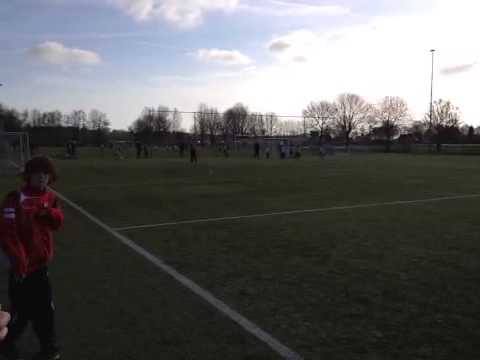 RKAVV F2 (za) vs. DWO F2 (za) 27-4-2013 9:14