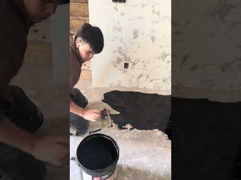 Tar getting put down! 🤩🪵🏠 #qualityflooring #oklahoma